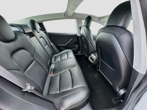 Used 2018 Tesla Model 3 RWD image 18