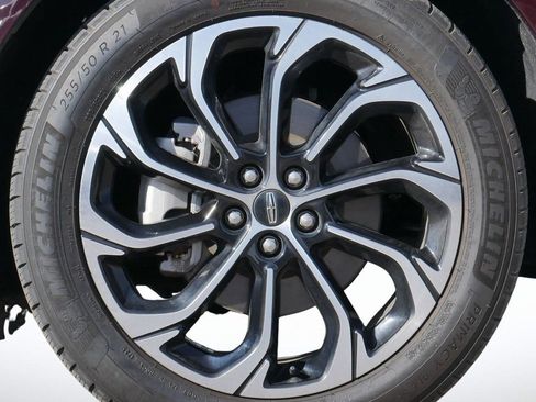 Used 2024 Lincoln Nautilus Reserve w/ Equipment Group 203A image 18