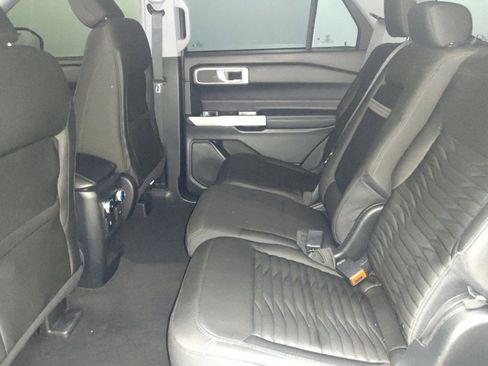 Used 2021 Ford Explorer XLT RWD image 18