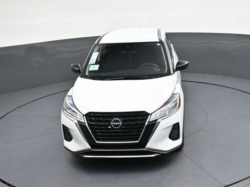 Certified 2025 Nissan Kicks Play S FWD image 30
