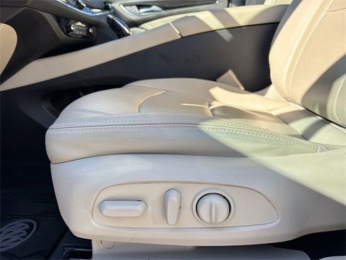 Used 2021 Buick Enclave Essence w/ Sport Touring Edition image 13