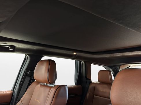 Used 2019 Jeep Grand Cherokee Summit AWD/4WD image 37