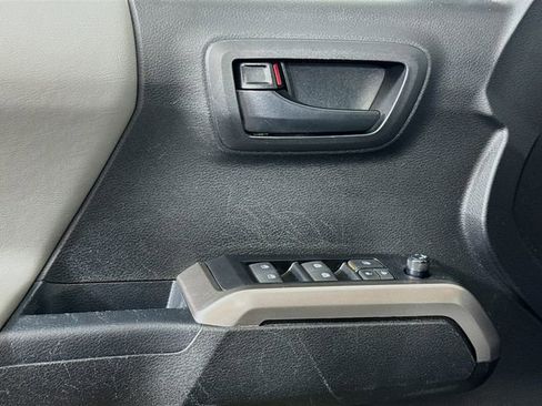 Certified 2023 Toyota Tacoma SR5 AWD/4WD image 13