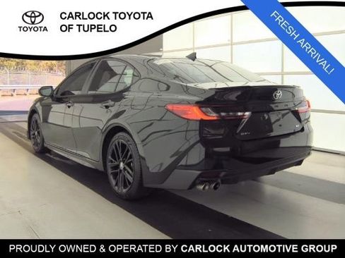 Used 2025 Toyota Camry SE w/ Convenience Package image 5