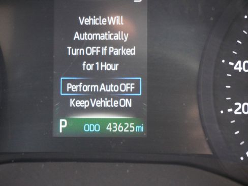 Used 2023 Toyota Sienna XLE image 28