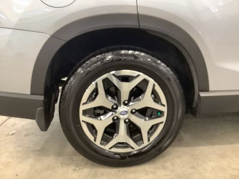 Used 2024 Subaru Forester Premium AWD/4WD image 25