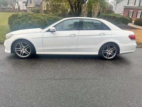 Used 2015 Mercedes-Benz E 350 E 350 4MATIC AWD 4dr Sedan w/ Premium 1 Package image 4