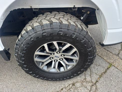 Used 2021 Ford F150 Lariat w/ FX4 Off-Road Package image 23