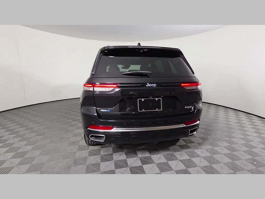 Used 2023 Jeep Grand Cherokee Summit AWD/4WD image 39