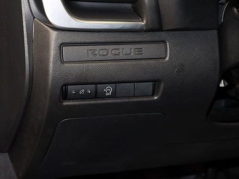 Used 2023 Nissan Rogue S image 26