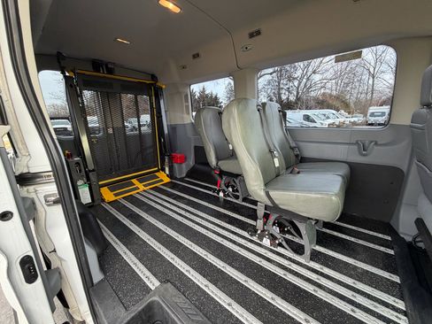 Used 2019 Ford Transit 150 XL image 28