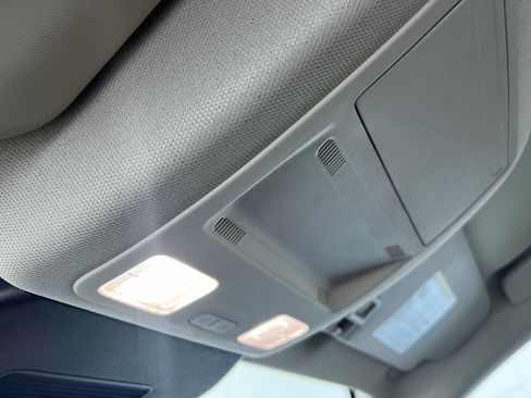 Used 2020 Ford Escape Titanium FWD image 18