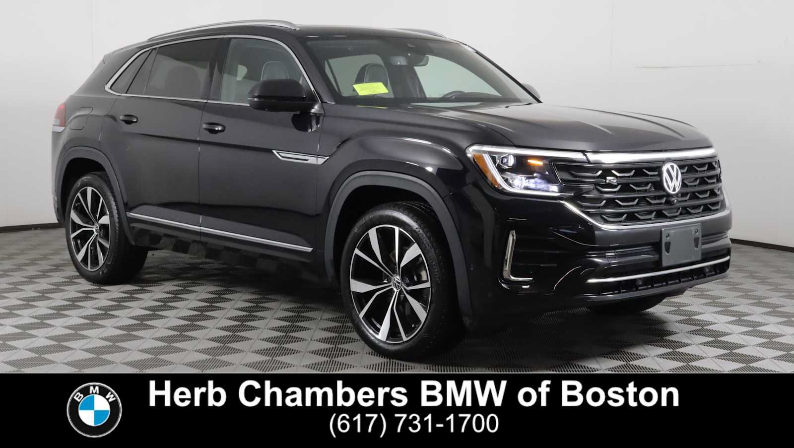 Used 2024 Volkswagen Atlas Cross Sport SEL Premium R-Line AWD/4WD image 1