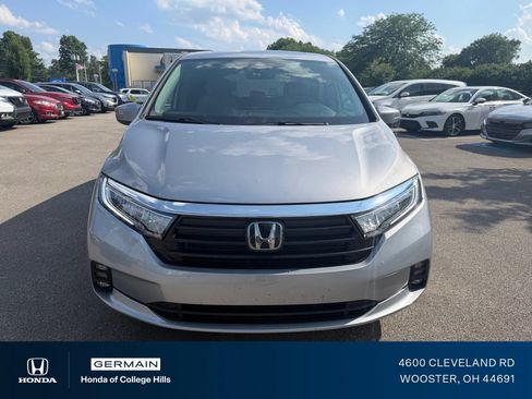 Used 2024 Honda Odyssey EX-L image 2