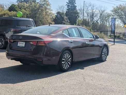 Used 2025 Nissan Altima 2.5 SV image 3