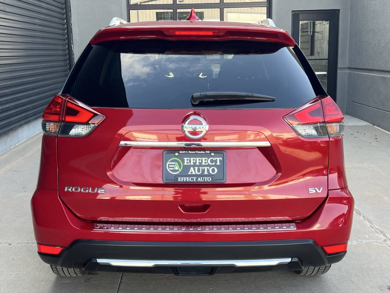 Used 2017 Nissan Rogue SV FWD image 12