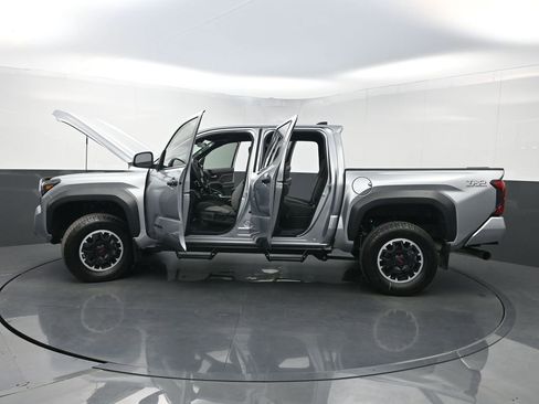 Used 2024 Toyota Tacoma TRD Off-Road AWD/4WD image 34