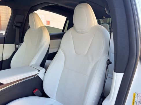 Used 2022 Tesla Model X AWD/4WD image 43