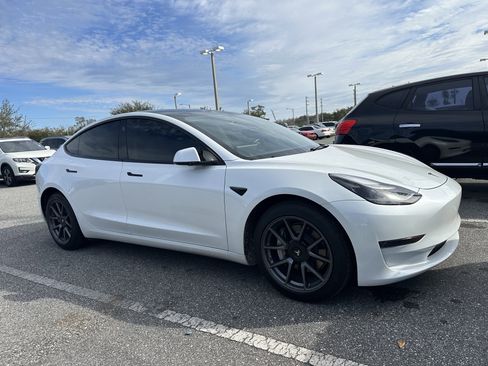 Used 2023 Tesla Model 3 Standard Range image 12