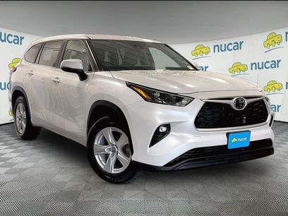 Used 2023 Toyota Highlander LE