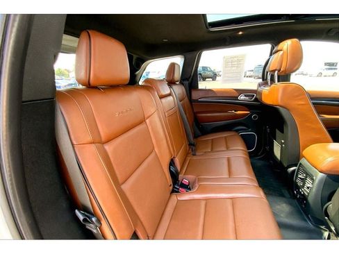 Used 2018 Jeep Grand Cherokee Summit w/ Platinum Series Group AWD/4WD image 29