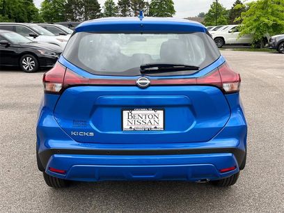 New 2025 Nissan Kicks Play S