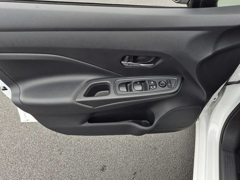 Used 2025 Nissan Versa SV w/ Trunk Package FWD image 10