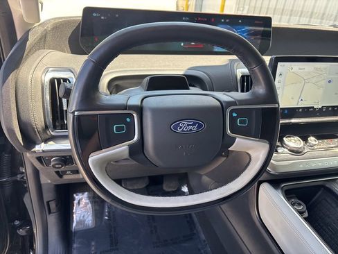 Used 2025 Ford Expedition Max Platinum w/ Driver's Package AWD/4WD image 17