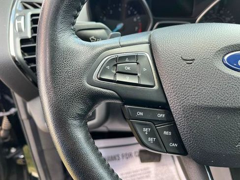 Used 2017 Ford Escape Titanium AWD/4WD image 27