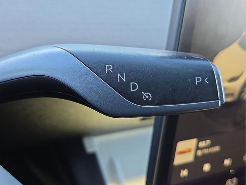 Used 2023 Tesla Model Y Long Range image 21