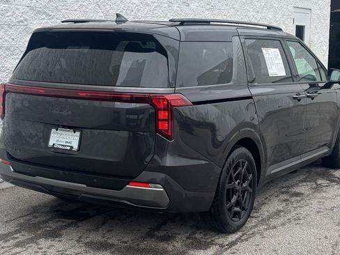 Used 2025 Kia Carnival SX w/ SX Dark Edition Package image 9