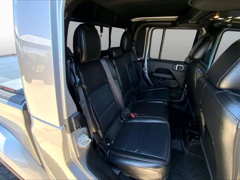 Used 2020 Jeep Gladiator Overland AWD/4WD image 19
