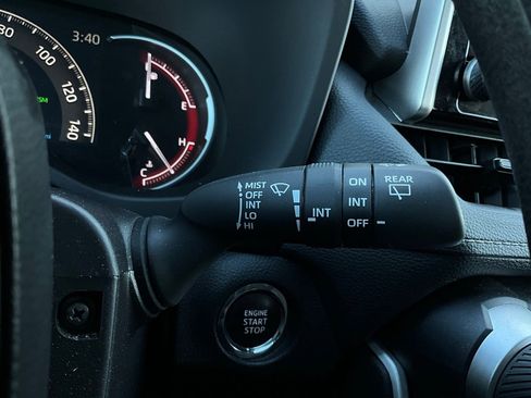 Used 2025 Toyota RAV4 XLE image 36