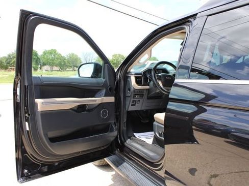 Used 2024 Ford Expedition Max Limited RWD image 10