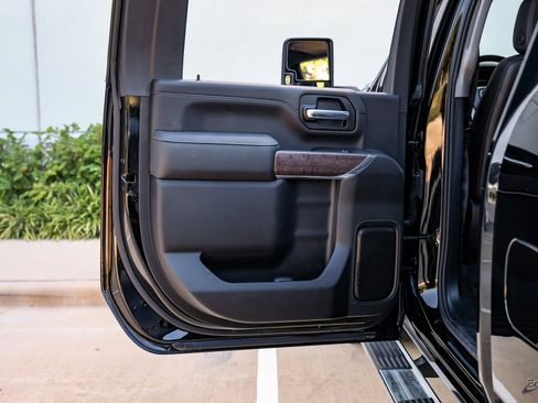 Used 2022 GMC Sierra 3500 Denali w/ Technology Package image 85