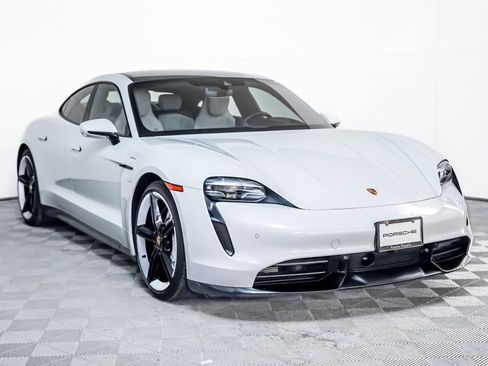 Used 2021 Porsche Taycan Turbo image 8