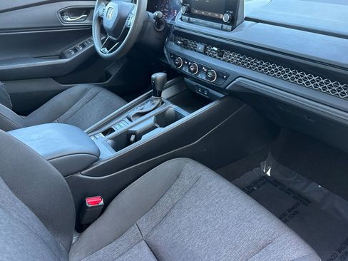 Used 2023 Honda Accord EX image 32