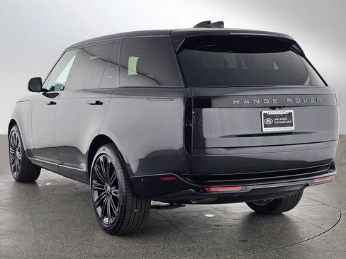 New 2025 Land Rover Range Rover Long Wheelbase SE image 3
