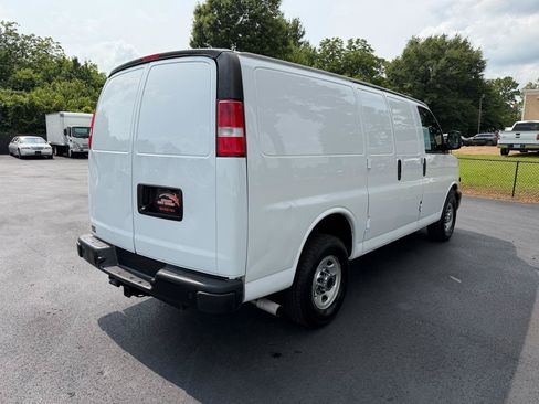 Used 2019 Chevrolet Express 2500 w/ Enhanced Convenience Package RWD image 4