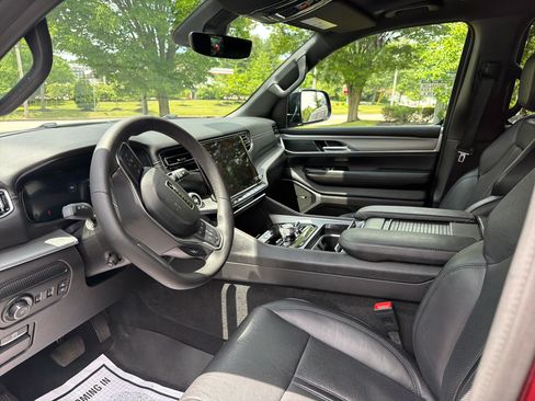 Certified 2024 Jeep Wagoneer L Series II w/ Convenience Group I AWD/4WD image 20
