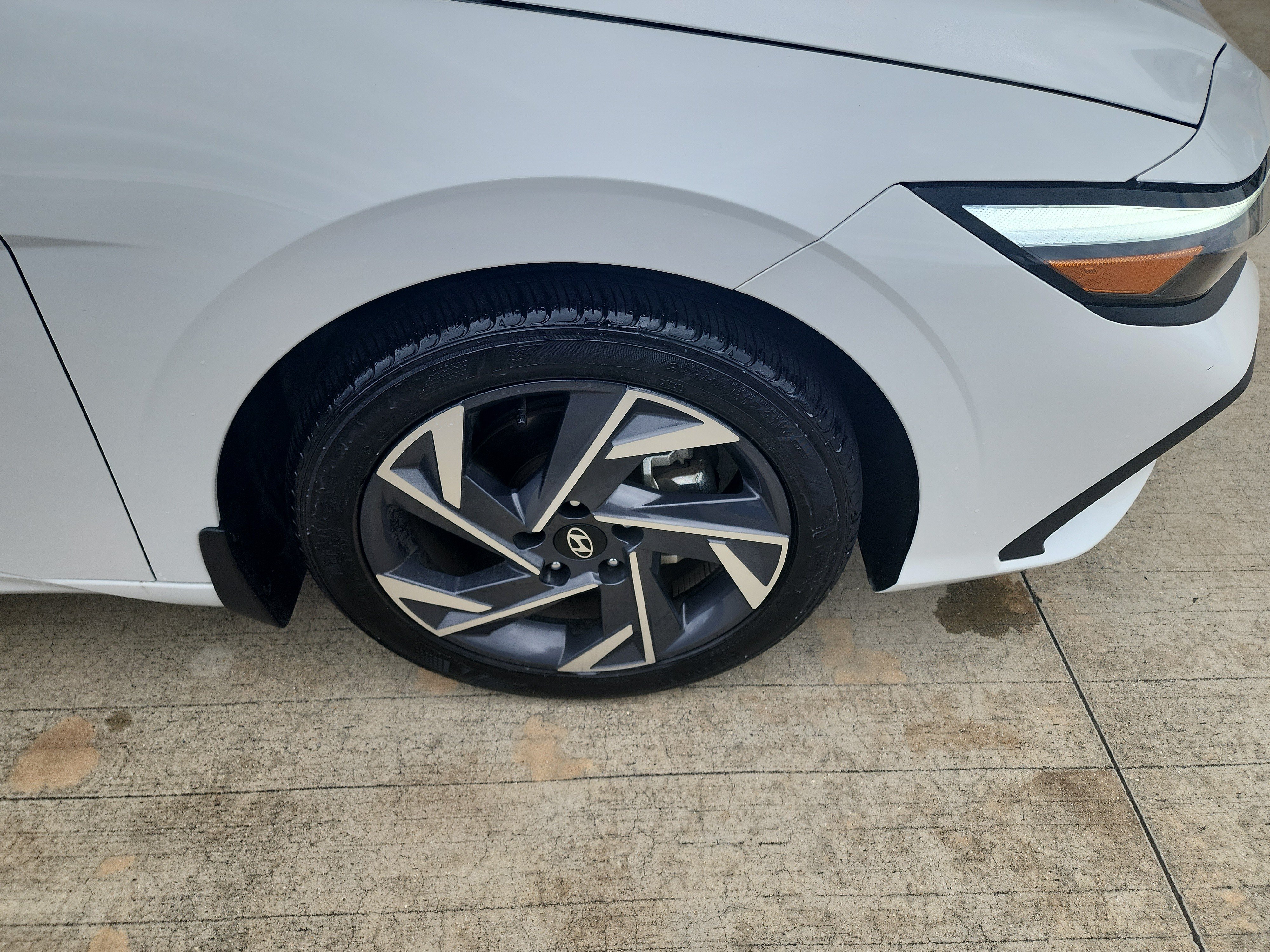 Used 2025 Hyundai Elantra Sport FWD image 22