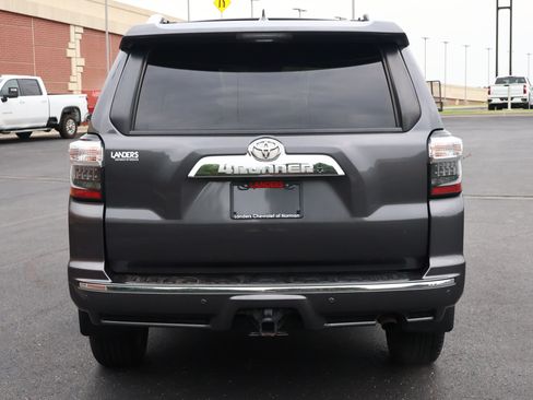 Used 2022 Toyota 4Runner Limited AWD/4WD image 32