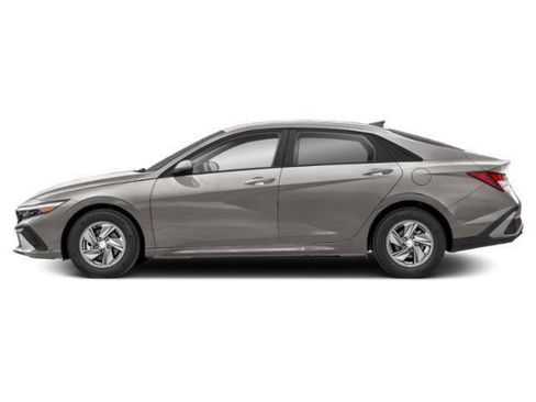 New 2026 Hyundai Elantra SE image 2