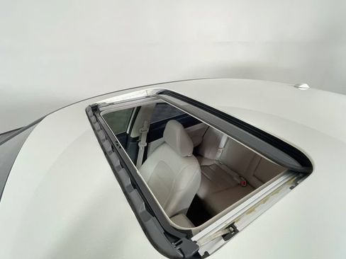 Used 2020 Nissan Altima 2.0 Platinum FWD image 24