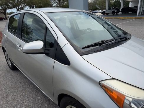 Used 2013 Toyota Yaris LE FWD image 15