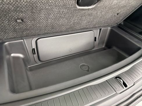 New 2026 Jeep Grand Cherokee L Limited RWD image 9