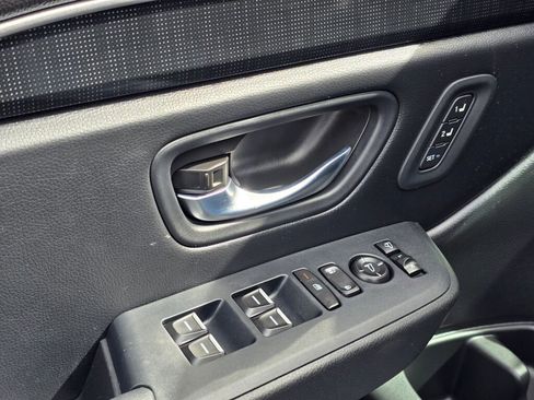 Certified 2025 Honda Pilot Black Edition image 25