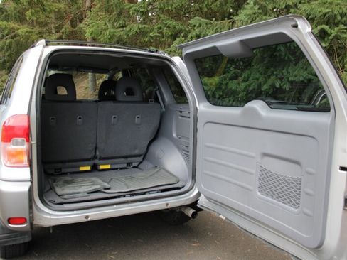 Used 2002 Toyota RAV4 4WD image 16