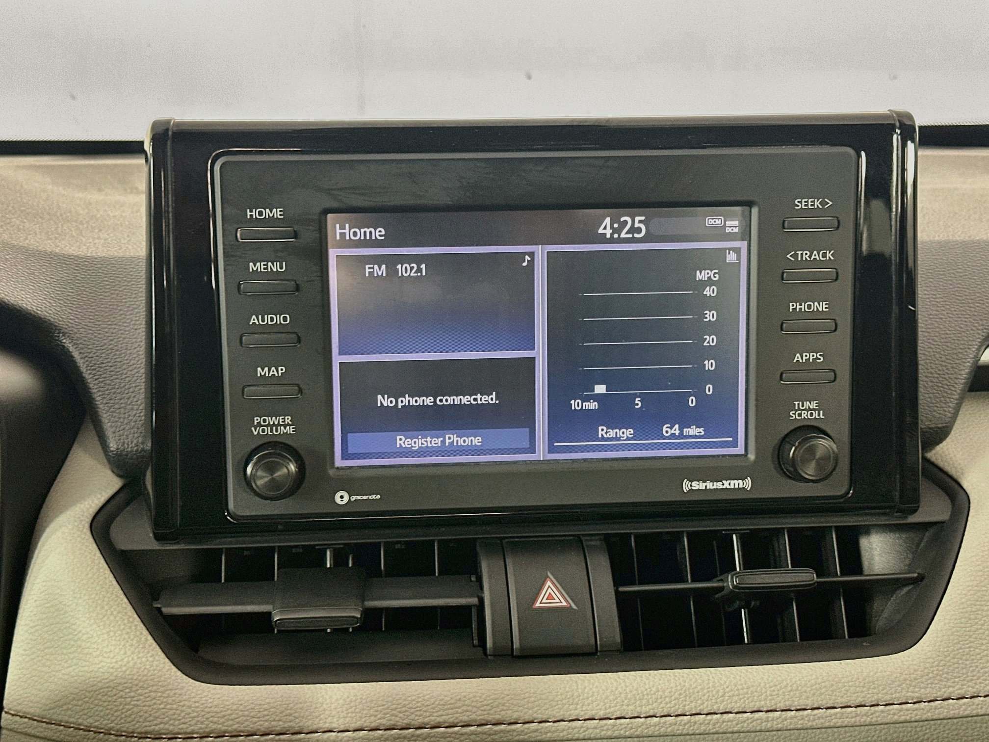 Used 2020 Toyota RAV4 XLE FWD image 21