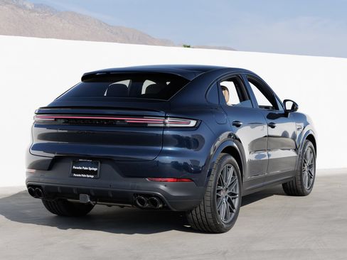 Certified 2025 Porsche Cayenne E-Hybrid Coupe AWD/4WD image 7